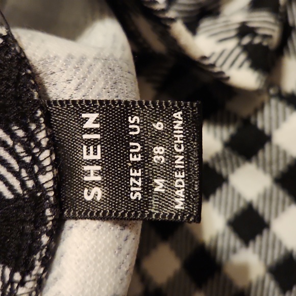 Black White Puff Shoulder Crop Shirt - Picture 2 of 4